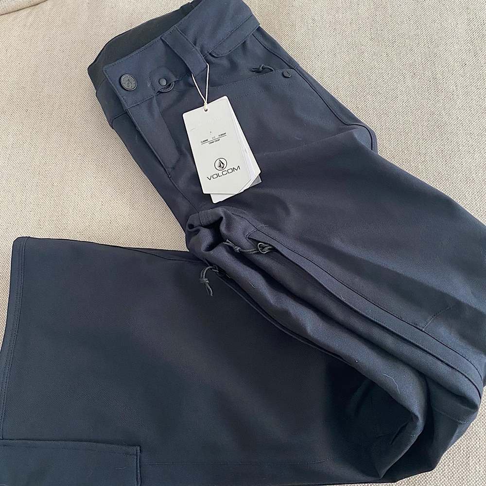 Volcom snowboard pants NWT